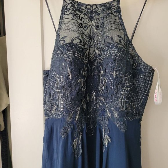 Prom Dress/ Gown - Picture 3 of 4